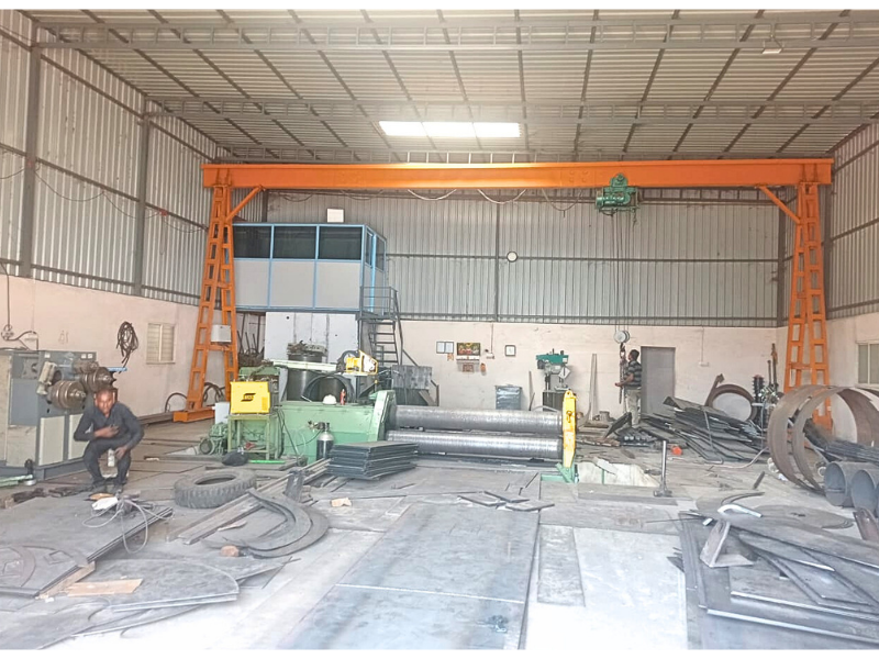 Pipe rolling workshop